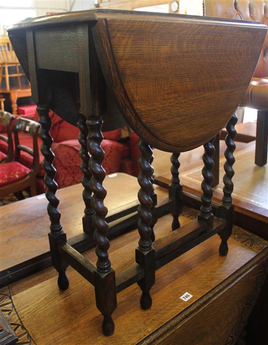 Oak barley twist oak gateleg table